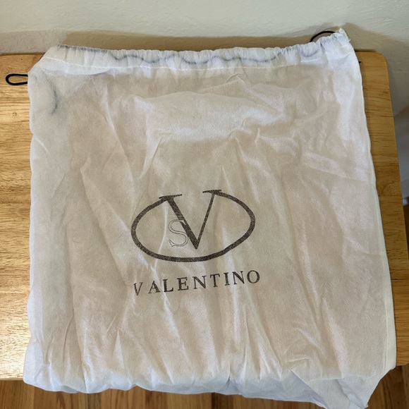 Valentino by Serendipity Valentino Bucket Bag - Picture 11 of 11